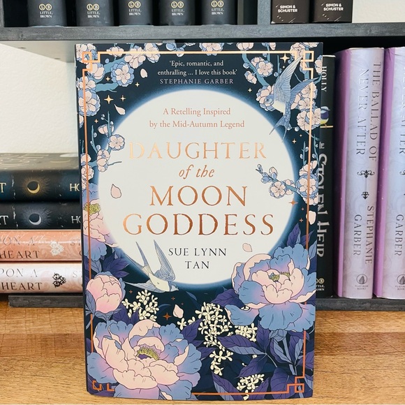 Fairyloot Signed DAUGHTER OF THE MOON GODDESS + Signed HEART of the SUN WARRIOR - Picture 3 of 14